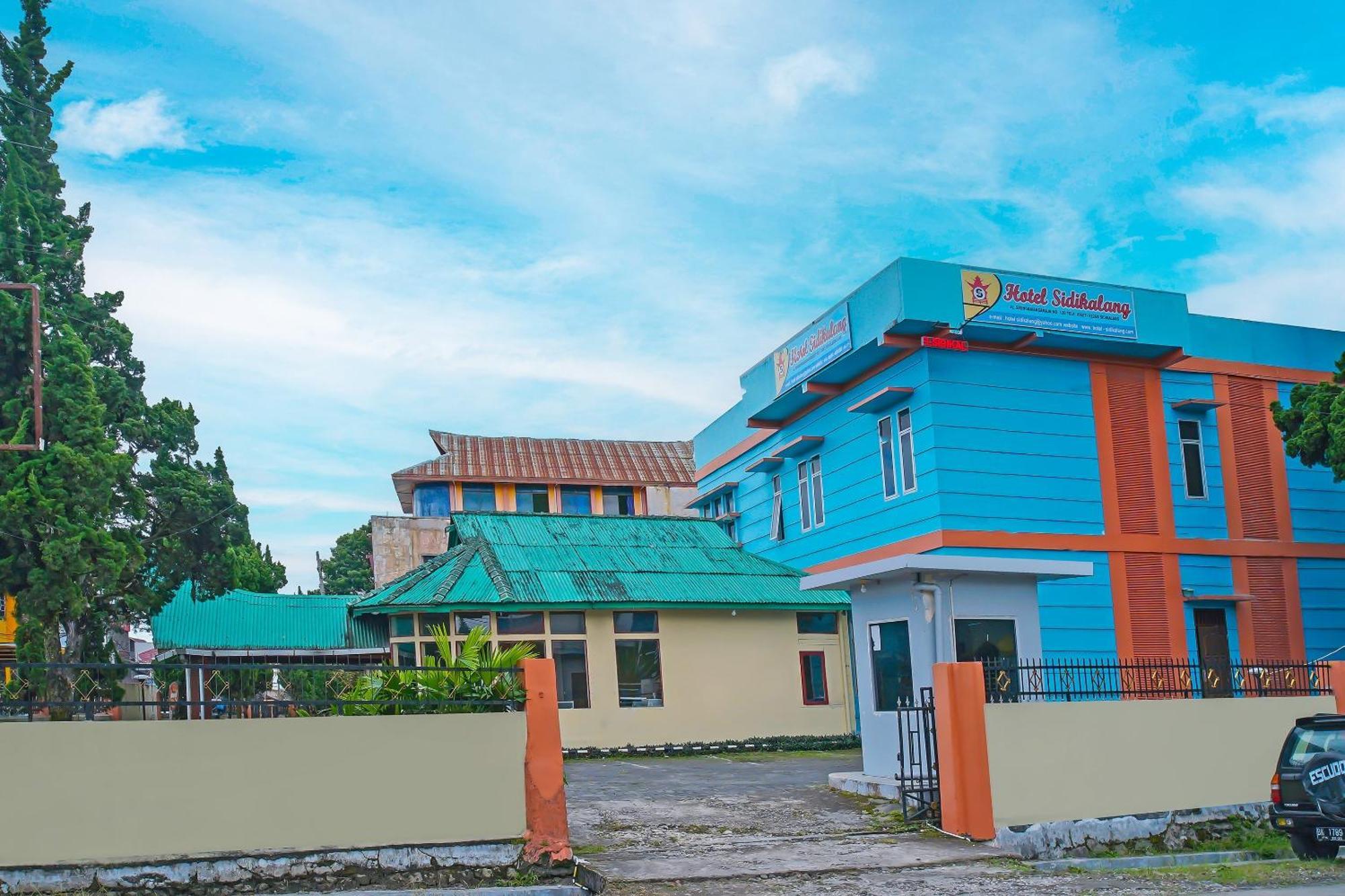 Oyo 92577 Hotel Sidikalang Near Kejaksaan Negeri Dairi Exterior photo